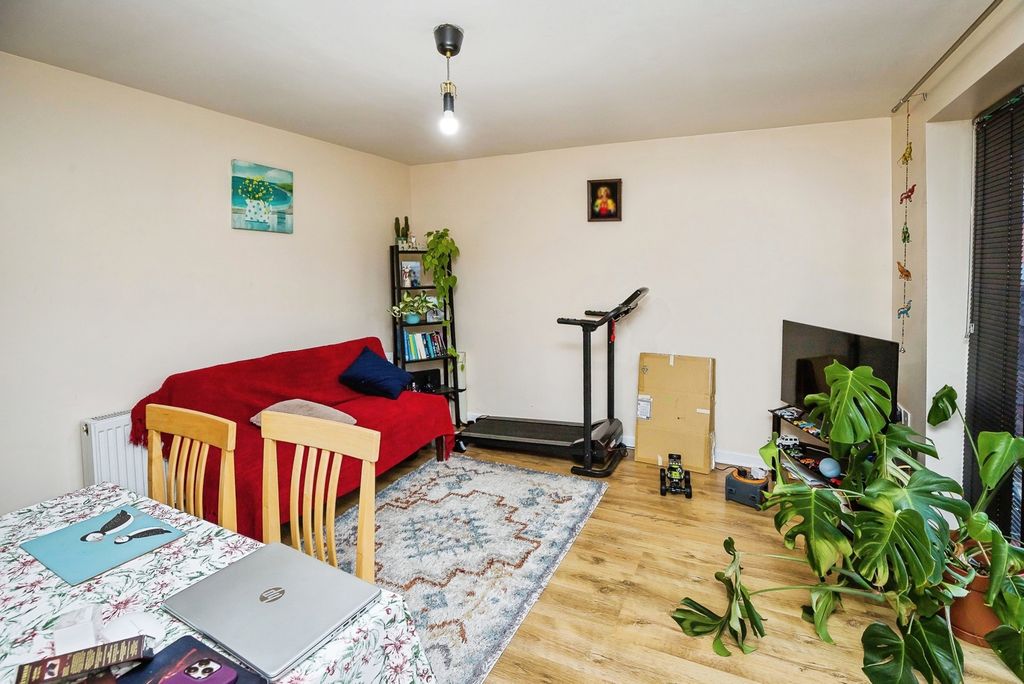 Property photo 2 of 9 Pbox-Img.Jpg