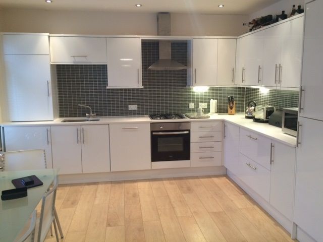 Property photo 2 of 7 Kitchen