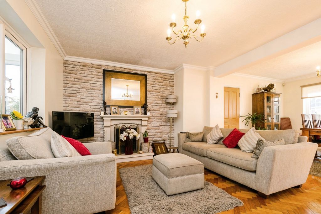 Property photo 2 of 23 Pbox-Img.Jpg