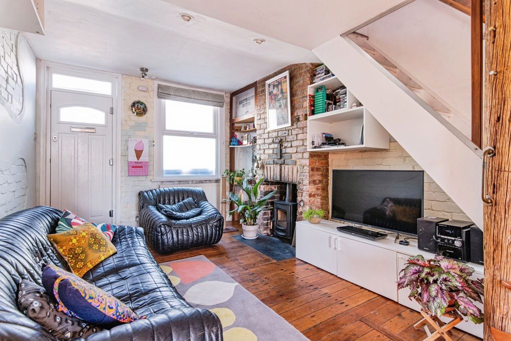 Property photo 3 of 22 Pbox-Img.Jpg