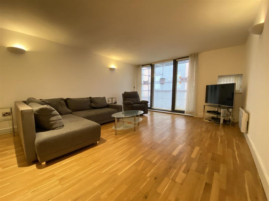 Property photo 2 of 11