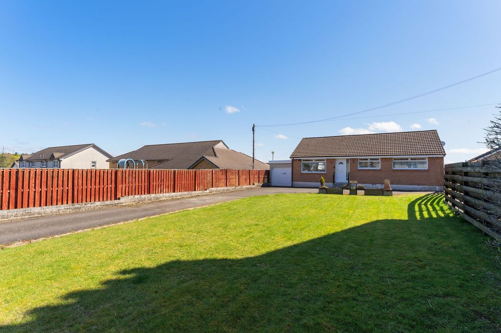 Property photo 2 of 27