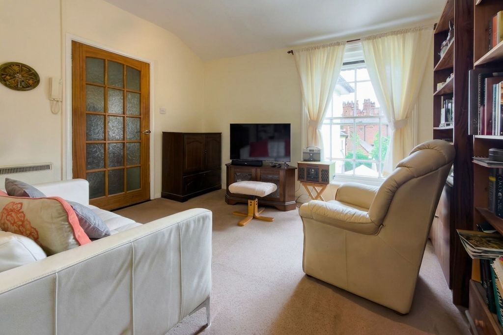 Property photo 2 of 6