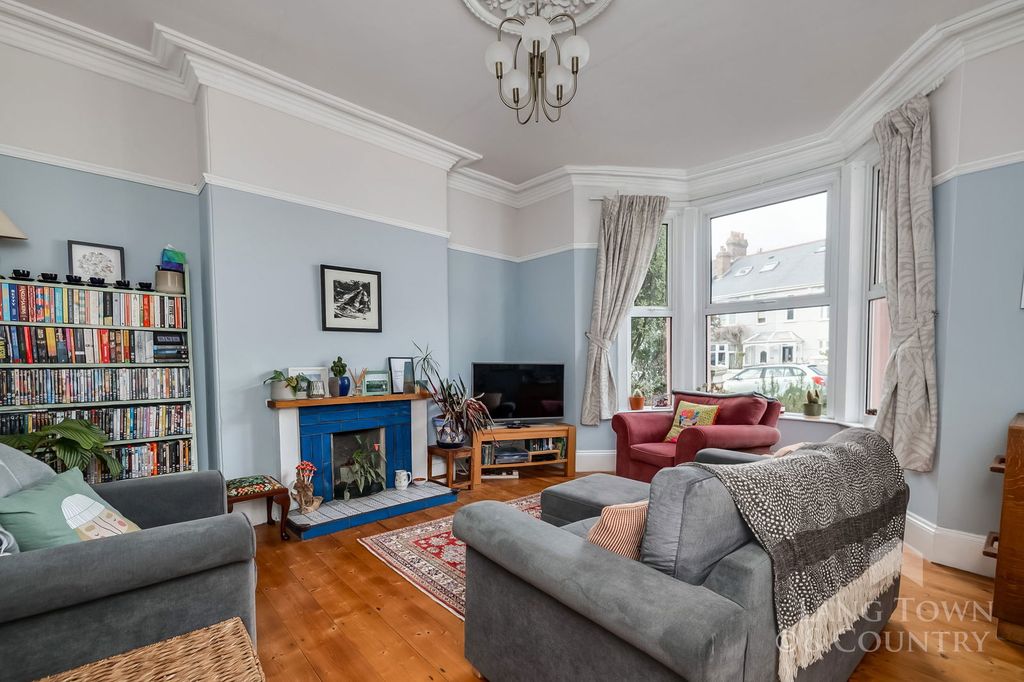 Property photo 3 of 22