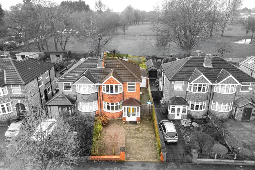 Property photo 1 of 27