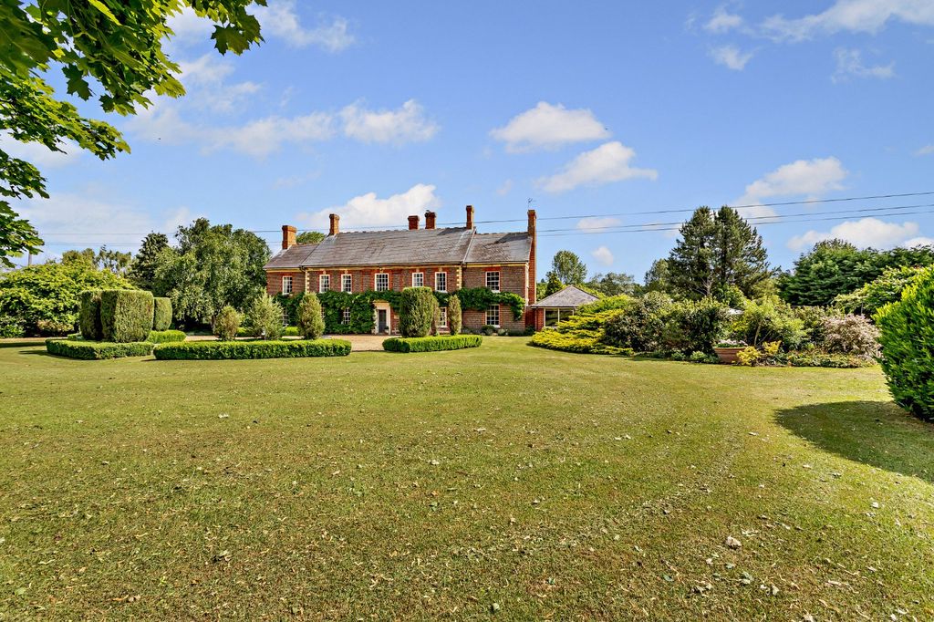 Property photo 1 of 22 Old Linslade Manor