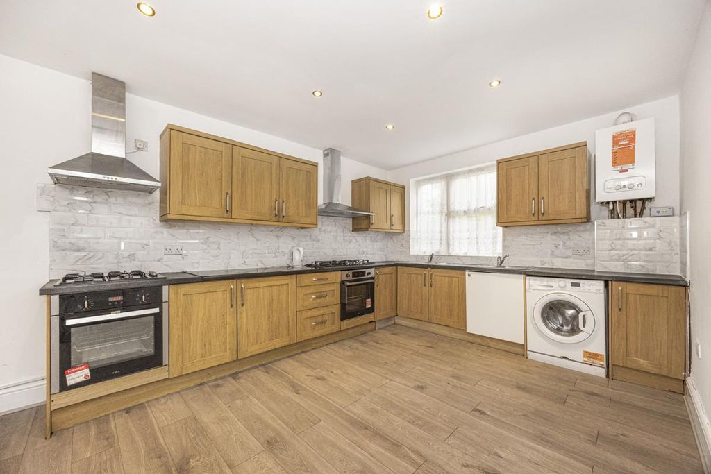 Property photo 3 of 24 8.Jpg
