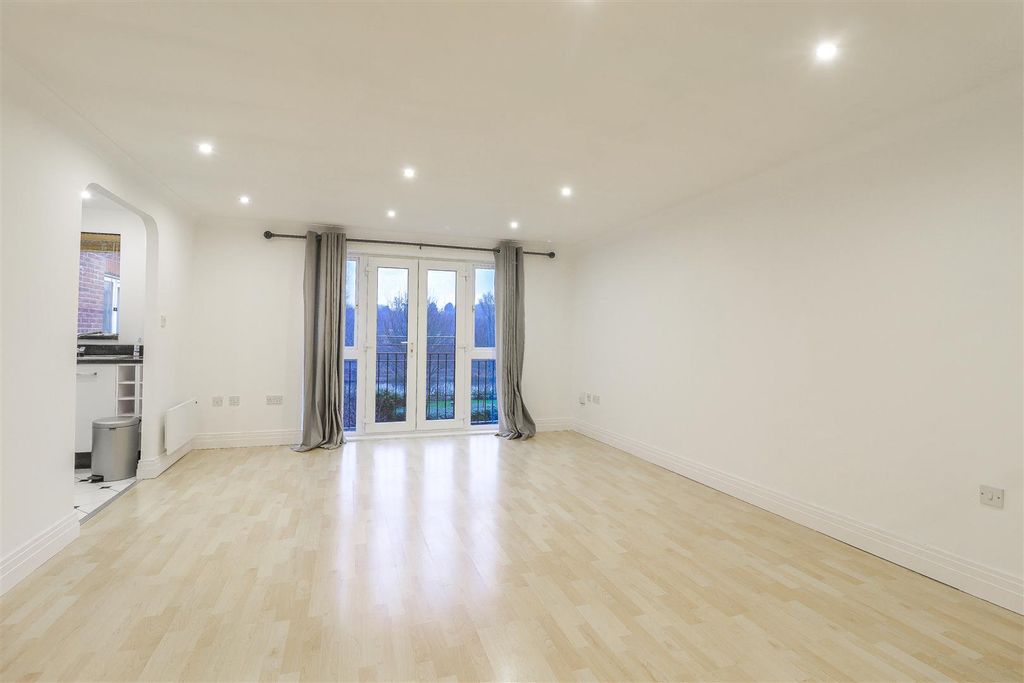 Property photo 3 of 12 Living Room