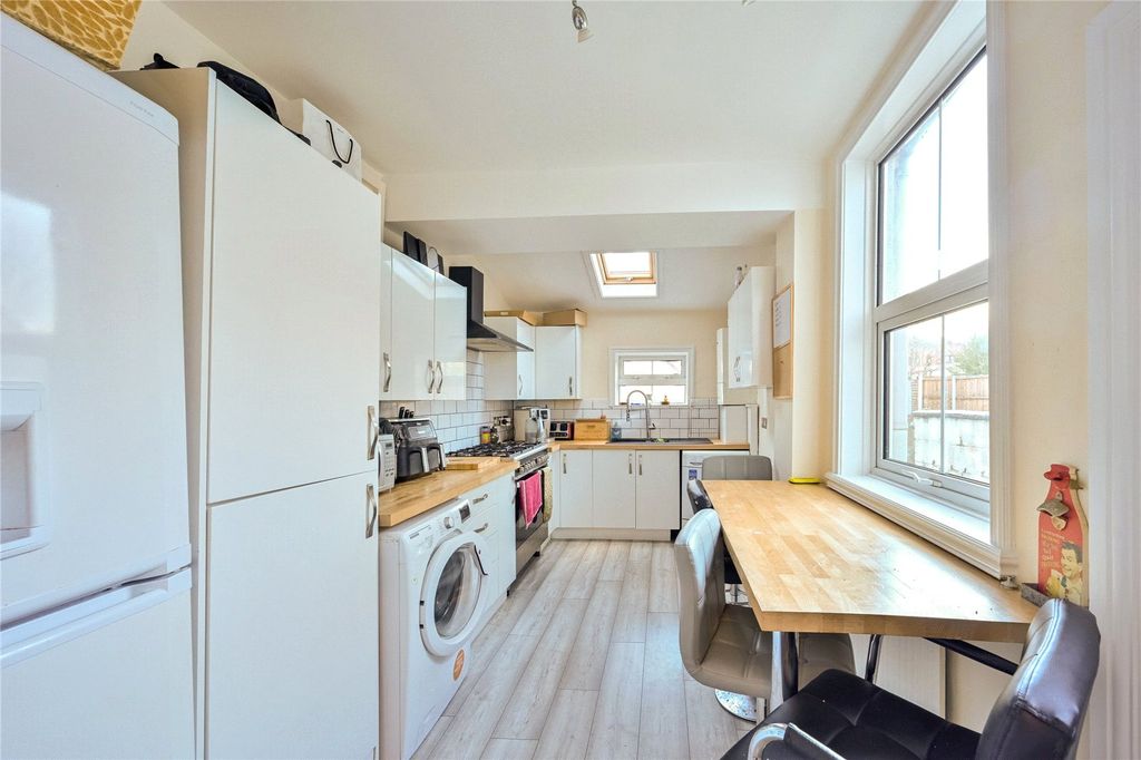 Property photo 2 of 16 Picture No. 09