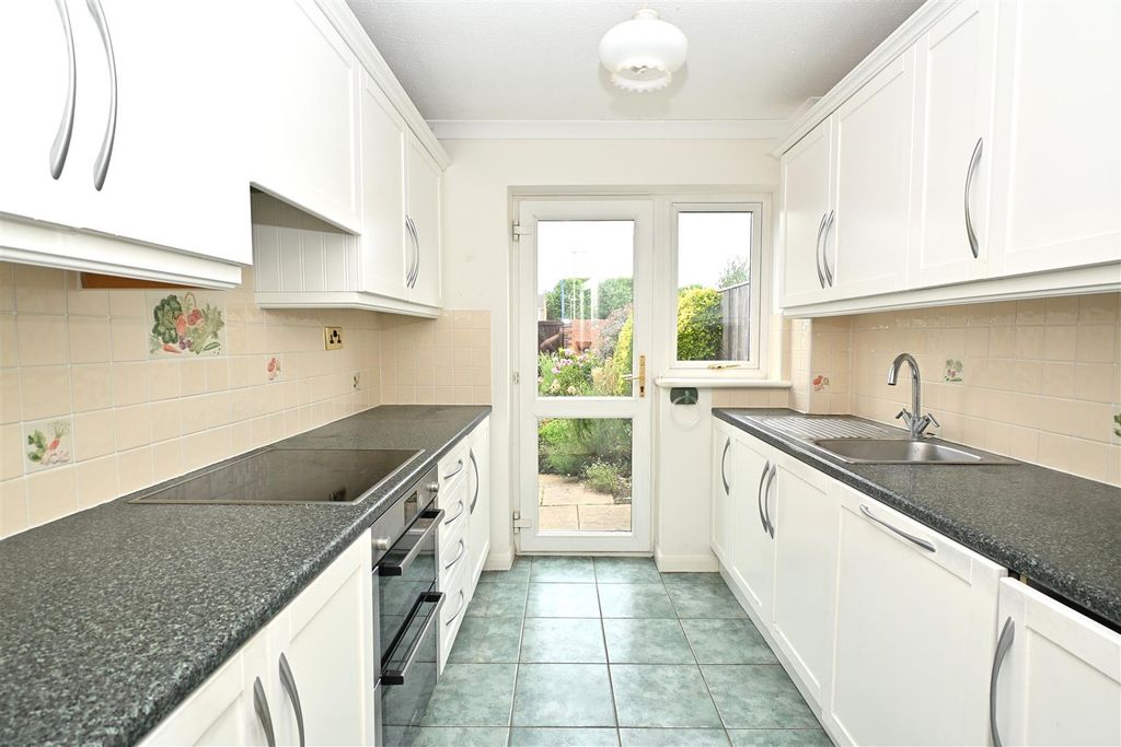 Property photo 2 of 15 Kitchen