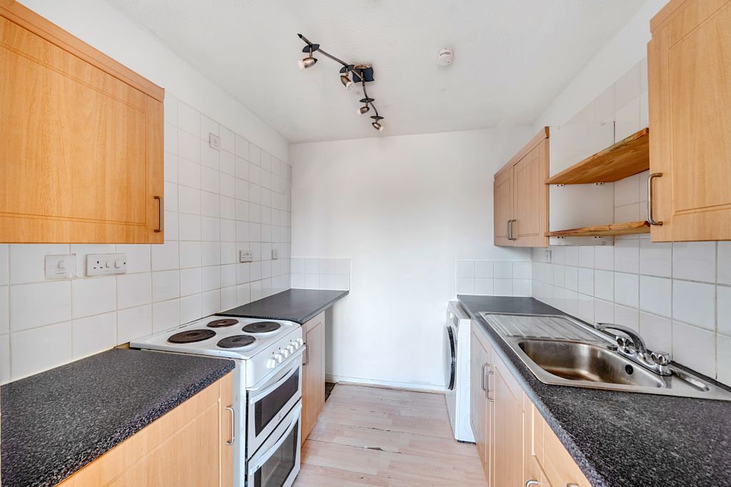 Property photo 3 of 13 153640711