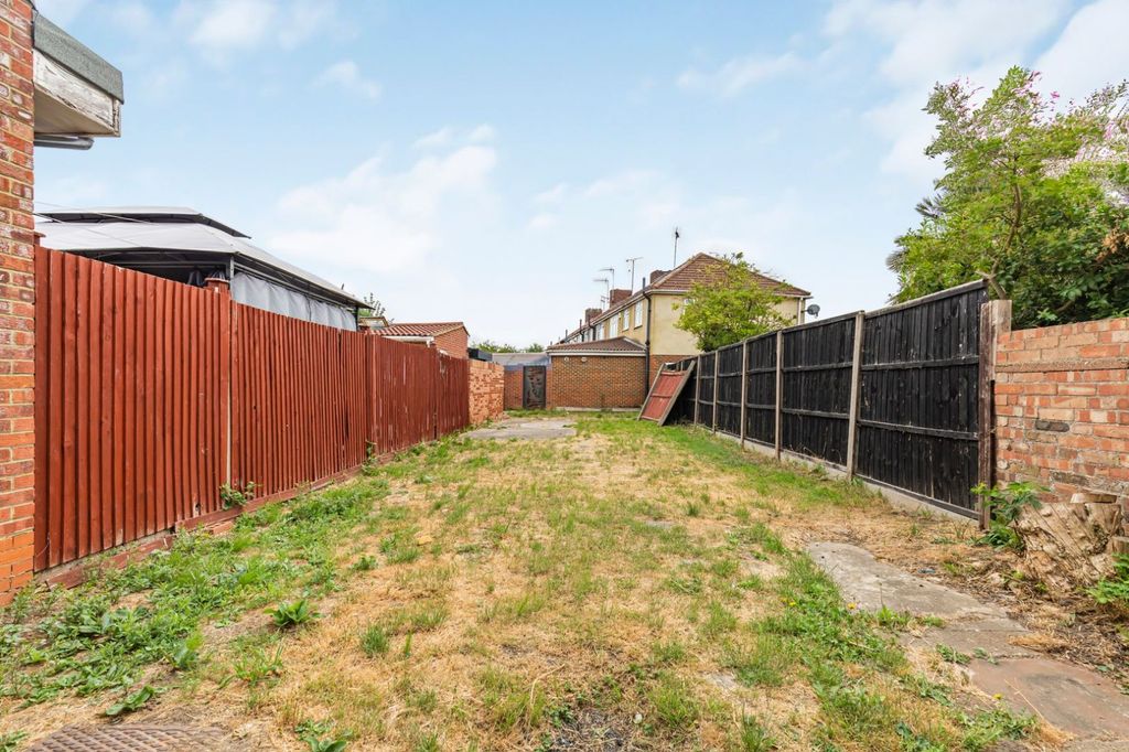 Property photo 3 of 16 Picture No. 22