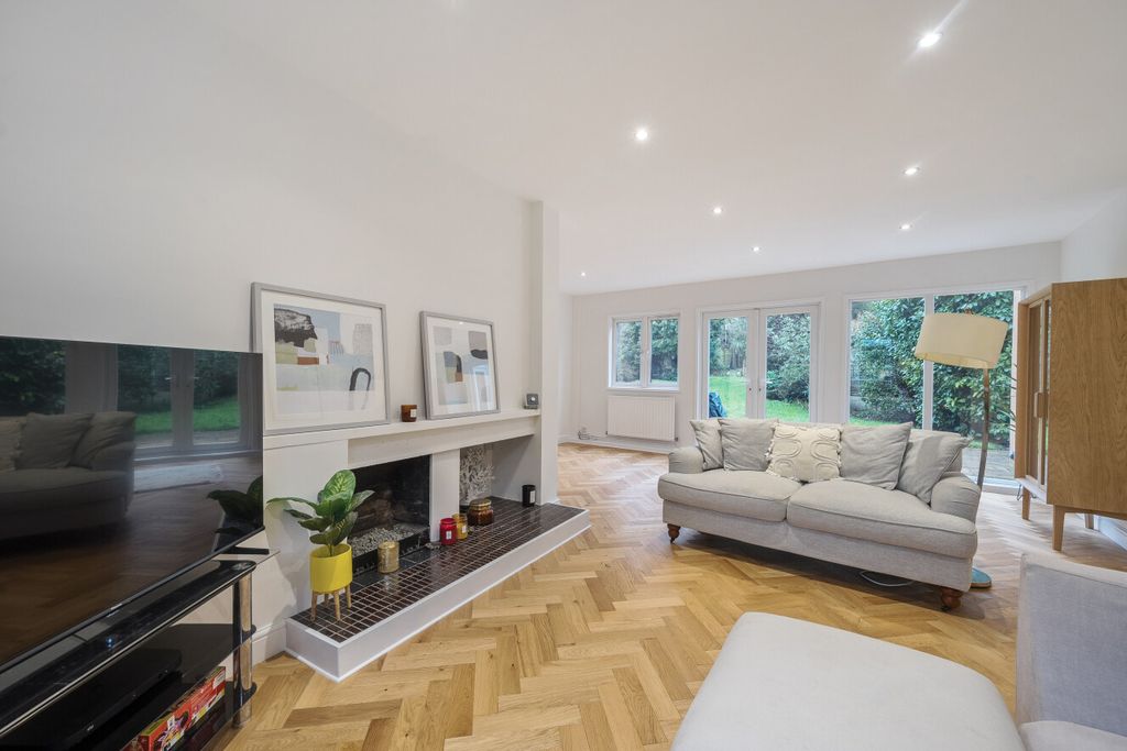 Property photo 2 of 18 1411044-15-69975d...