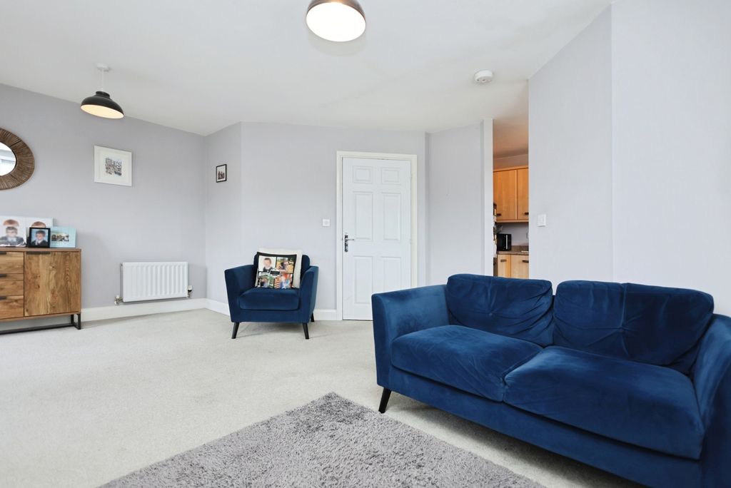 Property photo 3 of 18 Pbox-Img.Jpg