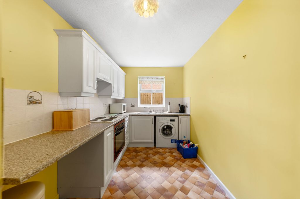 Property photo 3 of 18