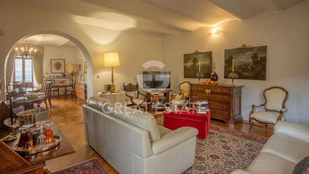 Property photo 2 of 57 Interiors