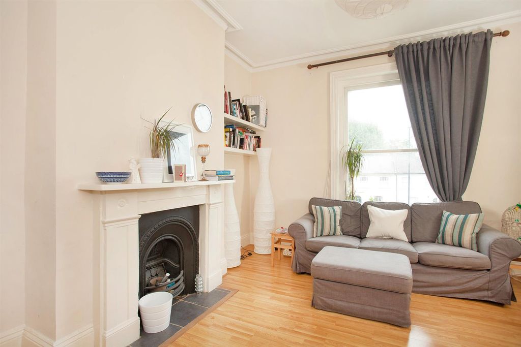 Property photo 1 of 6