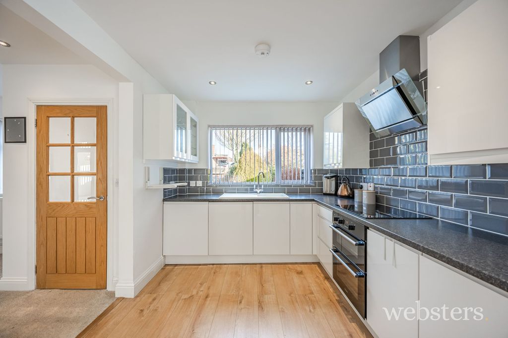 Property photo 3 of 24