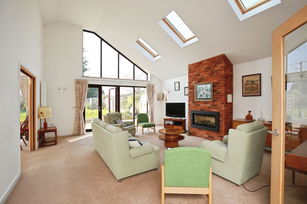 Property photo 3 of 19