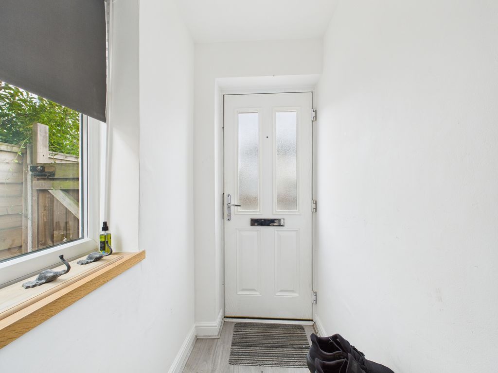 Property photo 2 of 32
