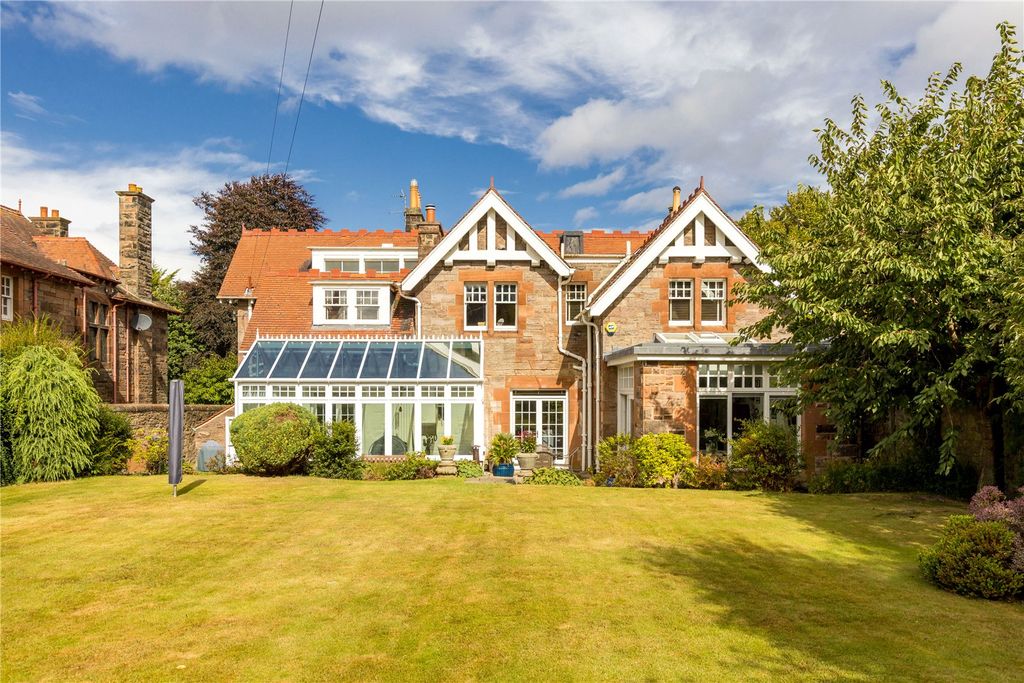 Property photo 2 of 33 Colinton Road