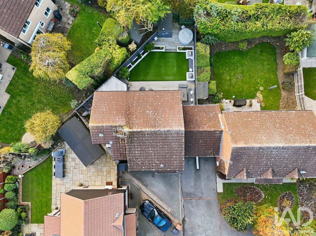 Property photo 2 of 32