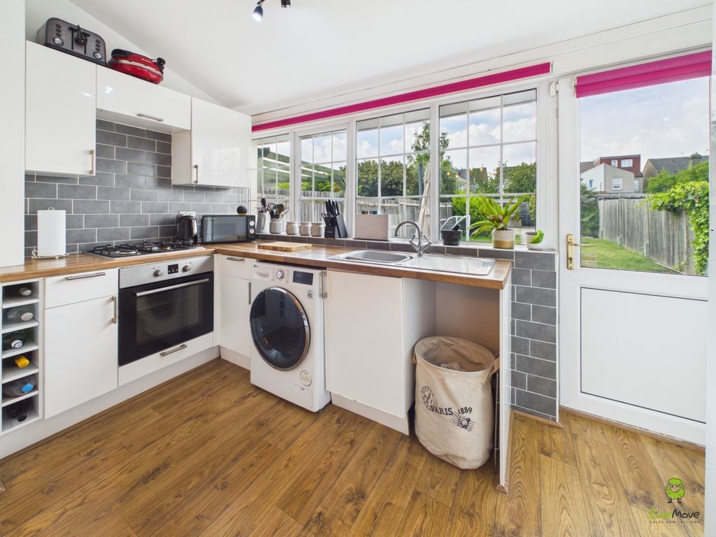 Property photo 3 of 15 Presented By Clinton At Ewemove Bexleyheath And Da