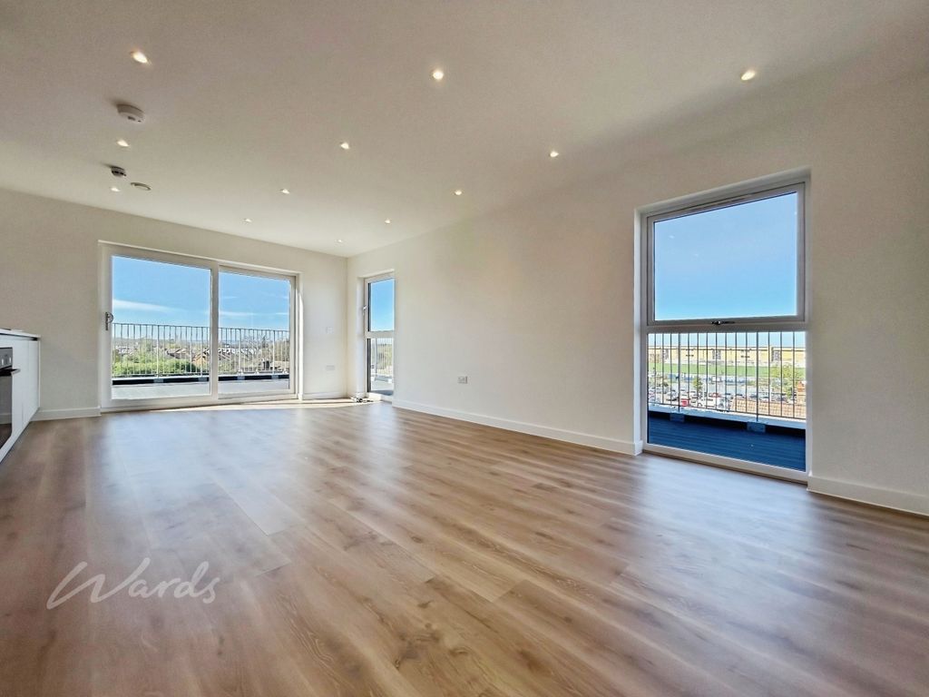 Property photo 3 of 11 Lounge