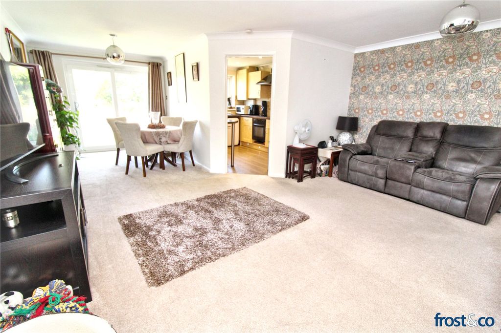 Property photo 2 of 19 Living/Dining Room