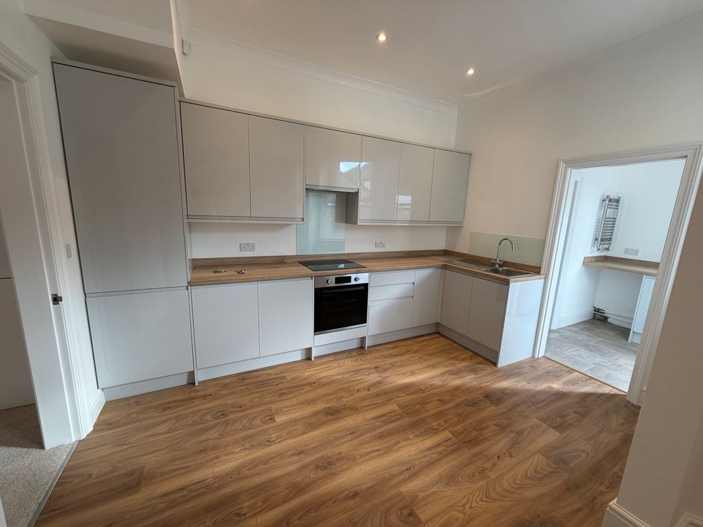 Property photo 3 of 14 Kitchen