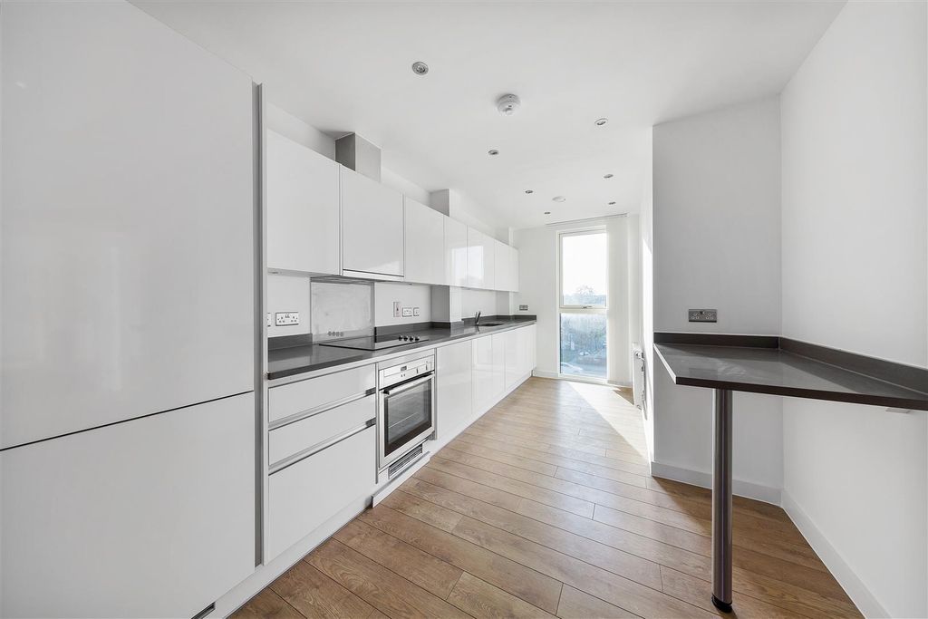 Property photo 3 of 22