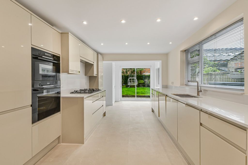 Property photo 1 of 29