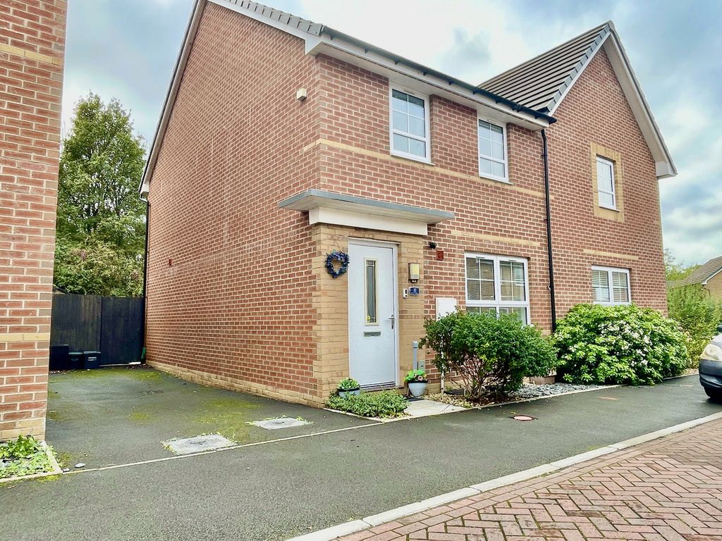 Property photo 1 of 18