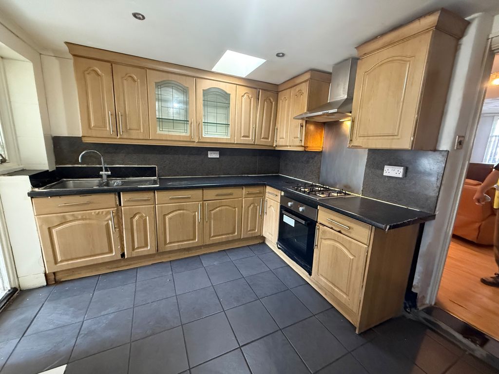 Property photo 1 of 8 3 Bedroom Terraced House