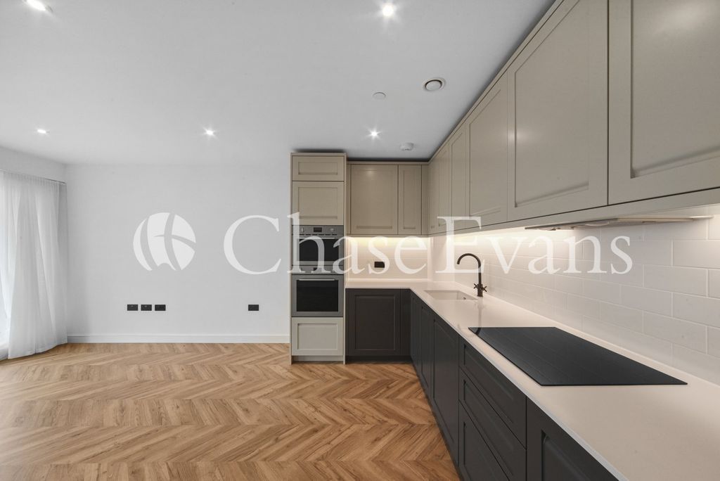 Property photo 3 of 14 Kitchen