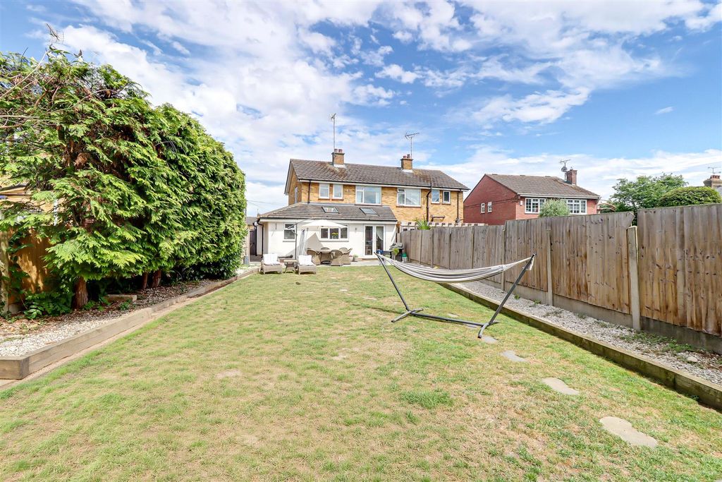 Property photo 2 of 32