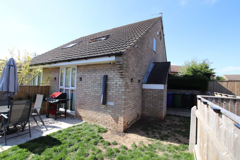 Property photo 1 of 10 Front