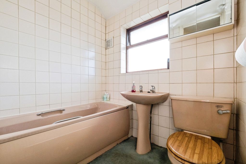 Property photo 3 of 20 Pbox-Img.Jpg