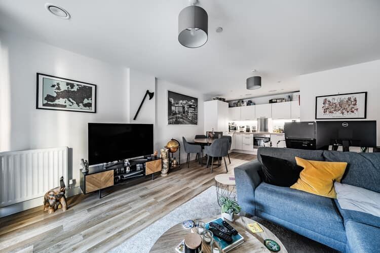 Property photo 1 of 18