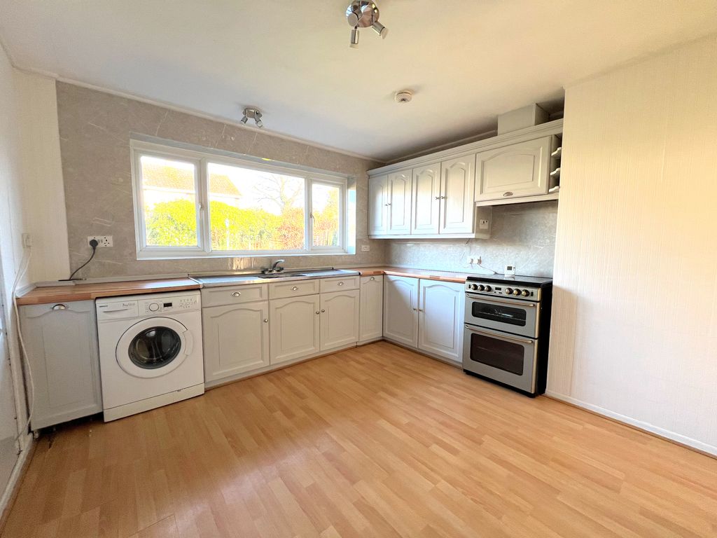Property photo 2 of 14 Kitchen
