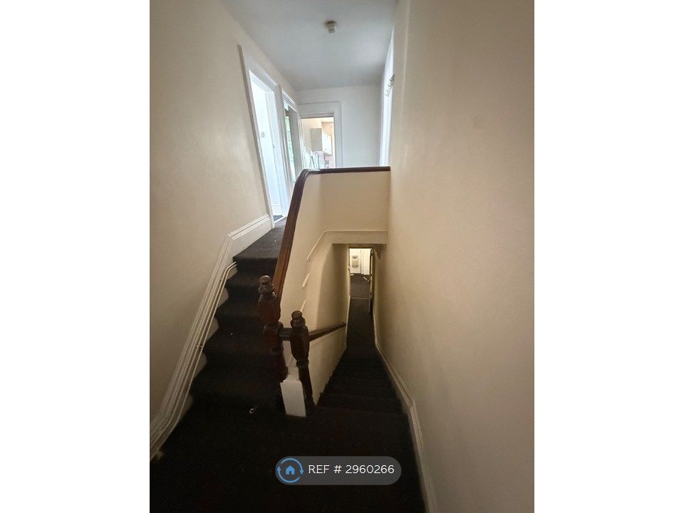 Property photo 2 of 7 Entrence