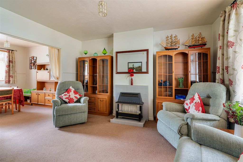 Property photo 3 of 16 Img (12).Jpg