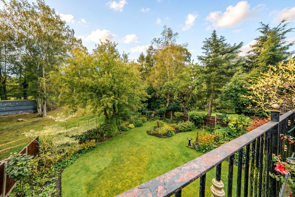 Property photo 3 of 27 Photo 17