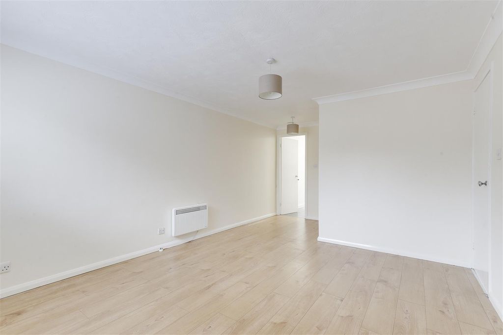 Property photo 3 of 12 497.Jpg