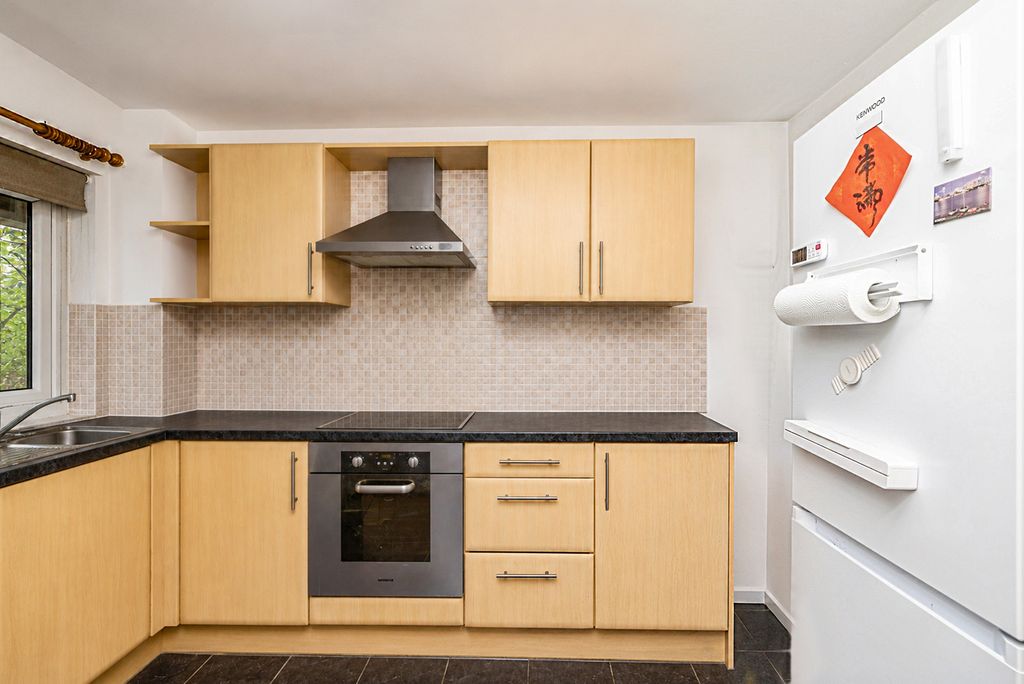 Property photo 3 of 19 Pbox-Img.Jpg
