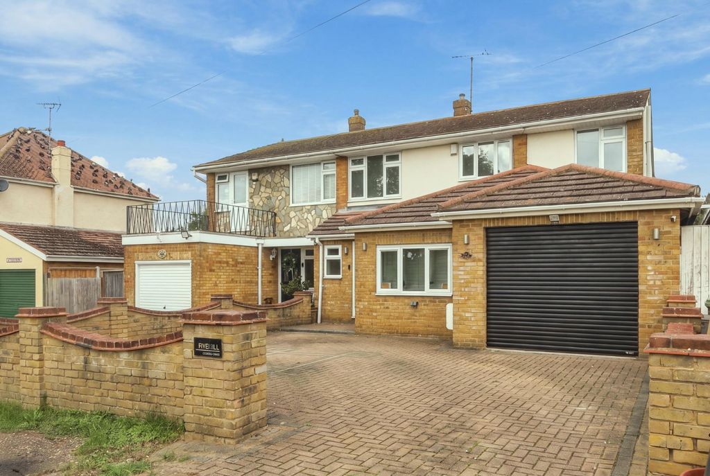 Property photo 1 of 32 5517970