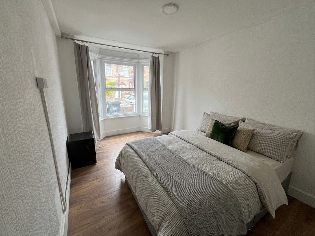 Property photo 1 of 5