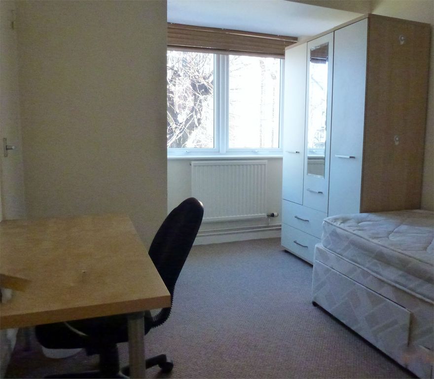 Property photo 3 of 8 Photograph 6