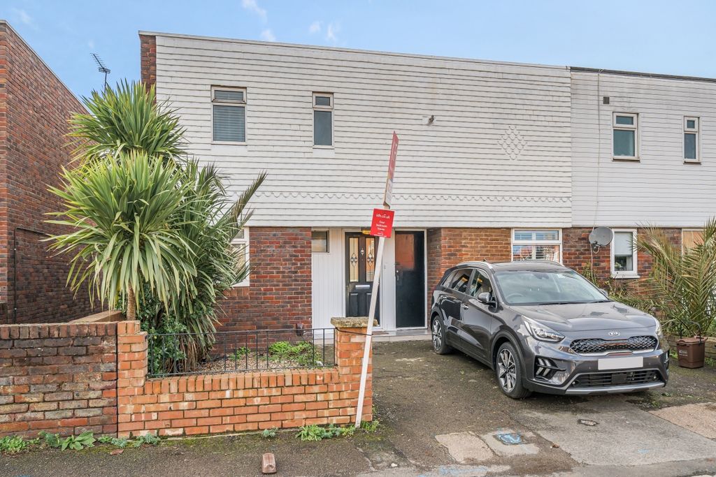 Property photo 1 of 11 934282 (1)