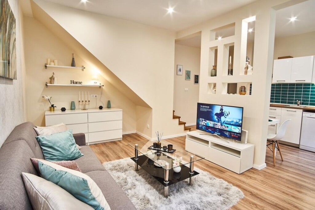 Property photo 2 of 18